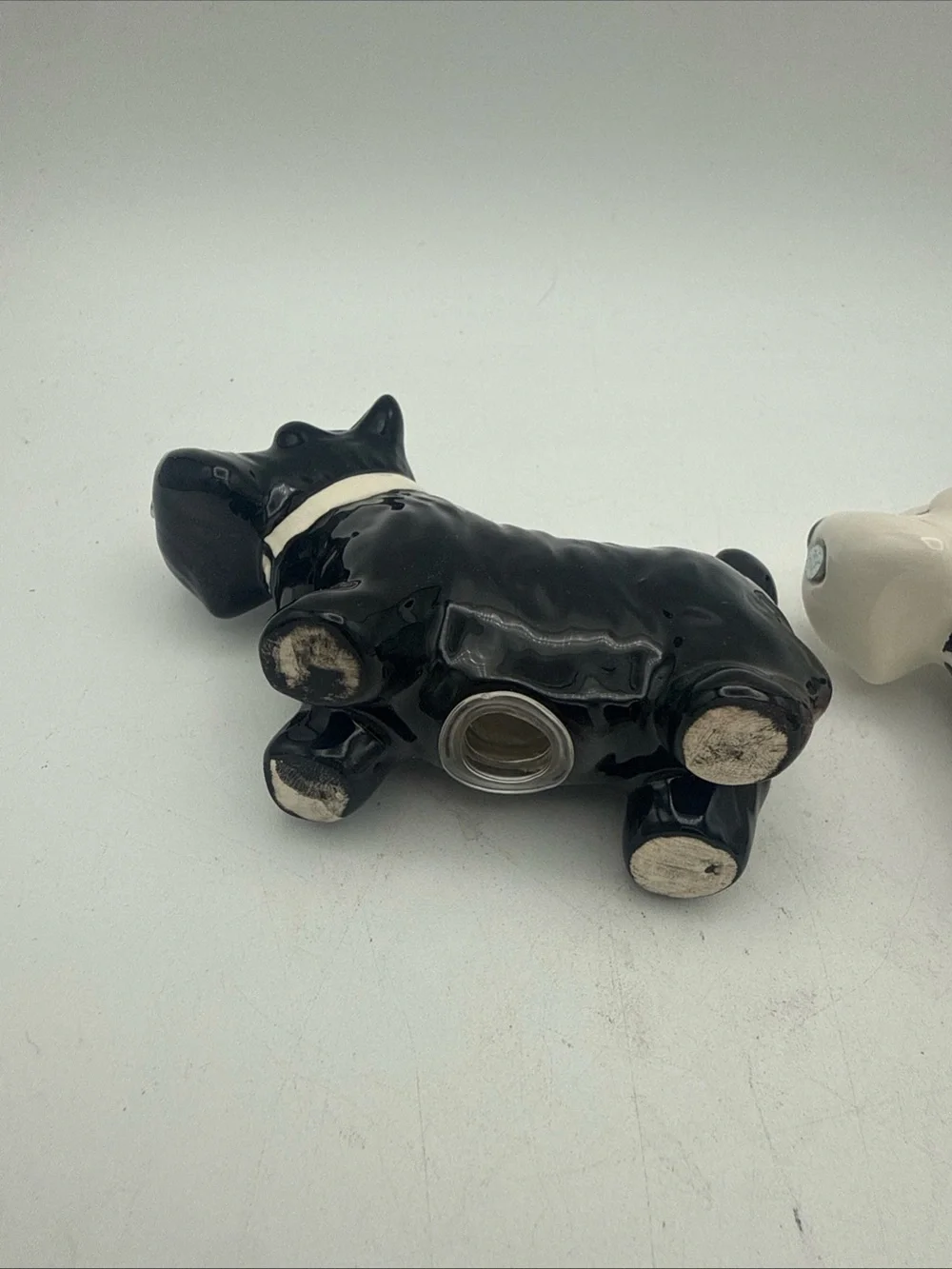 Kissing black & white Scottish Terriers Scotties ceramic Salt pepper shaker set